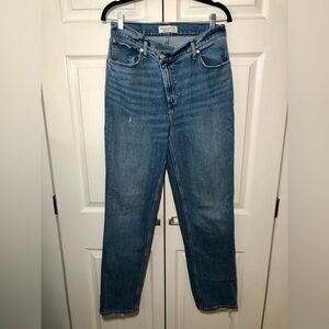 Abercrombie and Fitch The 90’s Straight Ultra High Rise Blue Jeans Size 8 / 29L